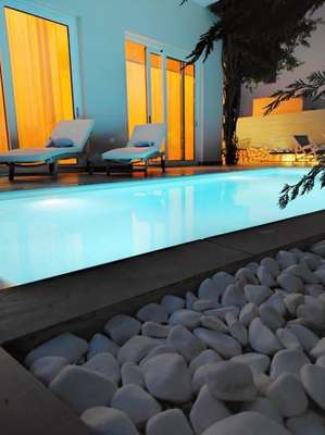www.chrisreaskiathosvillas.gr