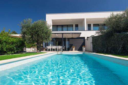 www.villabenic.com