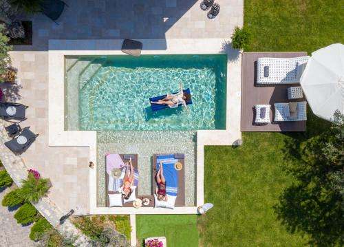 www.fivesensesvillas.gr