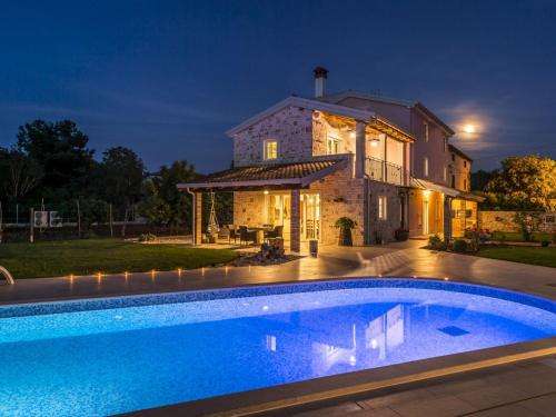 www.villa-baissero.com
