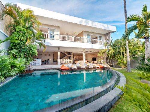 www.villalisaseminyak.com