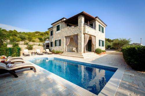 www.villapodstrana.com