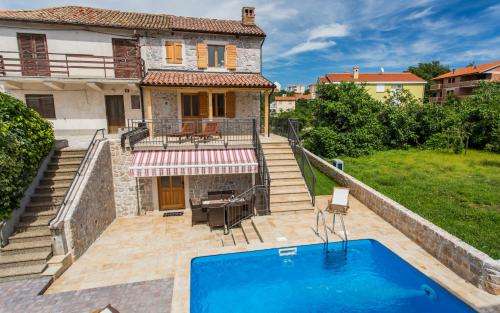 www.apartments-villa-klimno.com