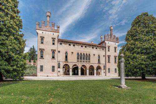 www.castellodithiene.com