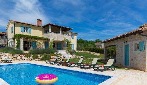 www.villa-rental-porec.com