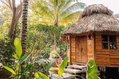 www.mandalaecovillas.com