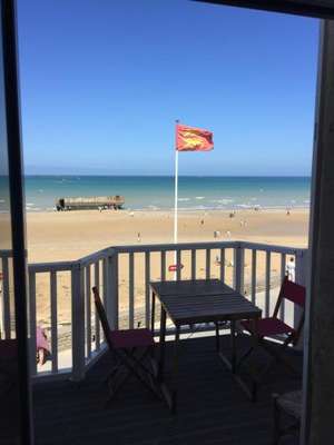 www.villabellevuearromanches.com
