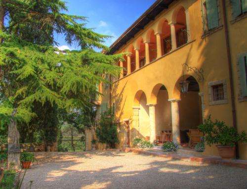 www.villasogara.com