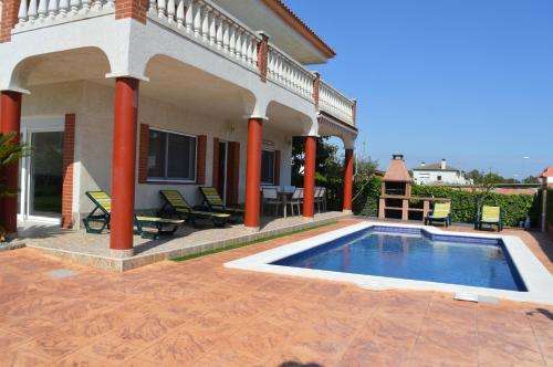 www.villascubelles.com