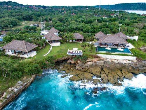 www.luxury-villa-lembongan.com.au