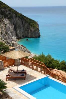 www.milosparadisevillas.gr