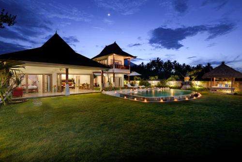 www.villaagungamed.com