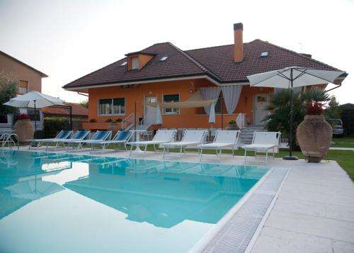 www.villaorange.it