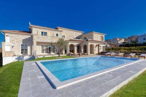 www.exclusivevillaistria.com