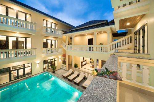 www.callavillahoian.com