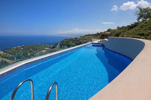www.villaomikroncrete.com