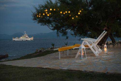 www.lighthouse-sucuraj.com
