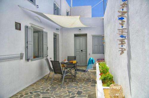 www.lindos-tholos-villa.com