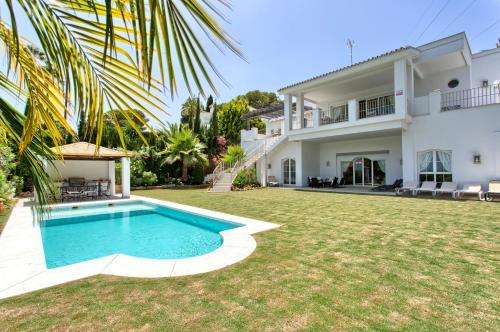 www.holidayinmarbella.com