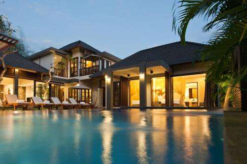 www.divinevillasbali.com