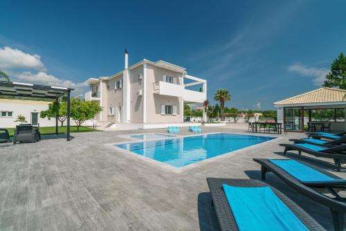 www.ostrialuxuryvilla.gr