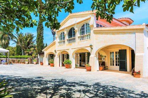 www.hotelsofmenorca.com