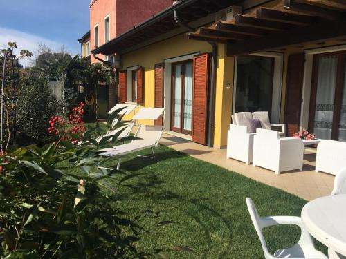 www.anmarifamilyhousegarda.com