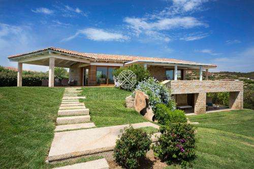 www.sardiniadreamvillas.com