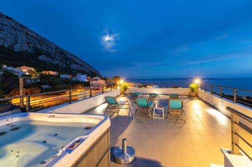 www.villapetra-makarska.com