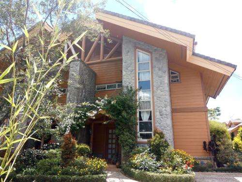 www.campjohnhayhotels.ph