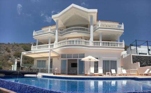 www.villasunsetviewtenerife.com