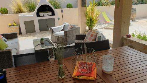 www.villaleshautsdechaudeyrac.com