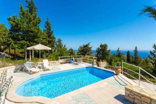 www.paxosluxury.com