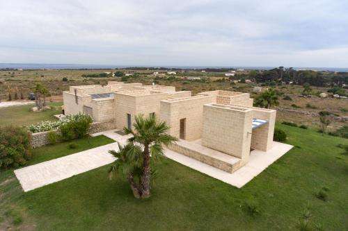 www.favignanaluxuryvilla.com