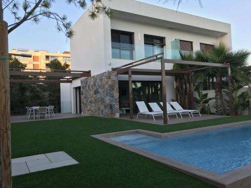 www.lascolinasresidences.com