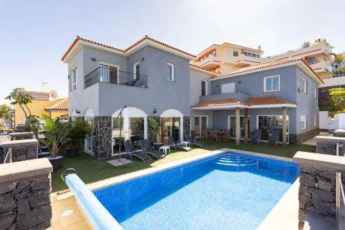www.villasyrahtenerife.com