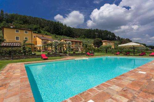 www.rentaluxuryvillaintuscany.com