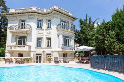 www.villasemiramis.com