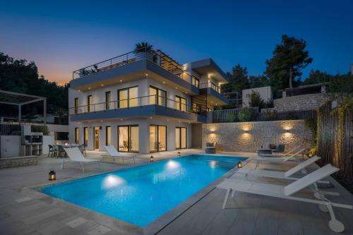 www.bracluxuryvillas.com