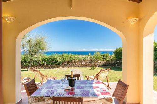 www.hotelcostacaddu.it
