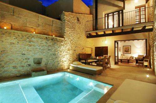 www.boutiquehotelcanauli.com