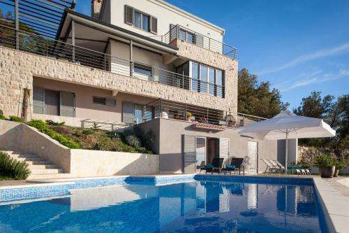 www.3lovelyvillas.com