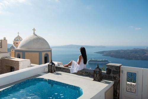 www.serenitysantorini.com