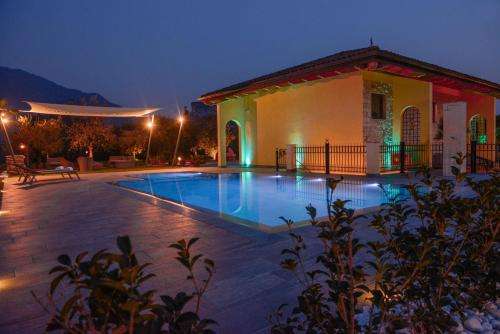 www.villaluxuryhousespa.it