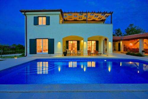 www.villas-butkovici.com