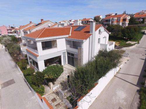 www.villa-adria.com.hr