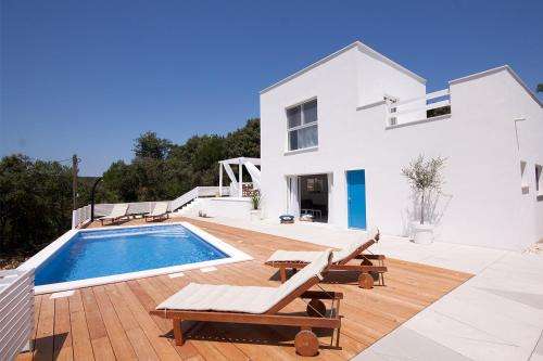 www.villas-artemis.com