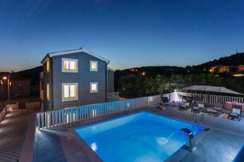 www.bluedolphin-marina.com