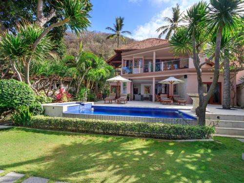 www.villapantaibali.com