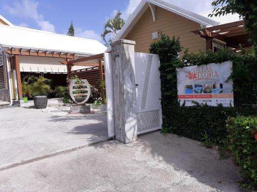 www.villasixora.com